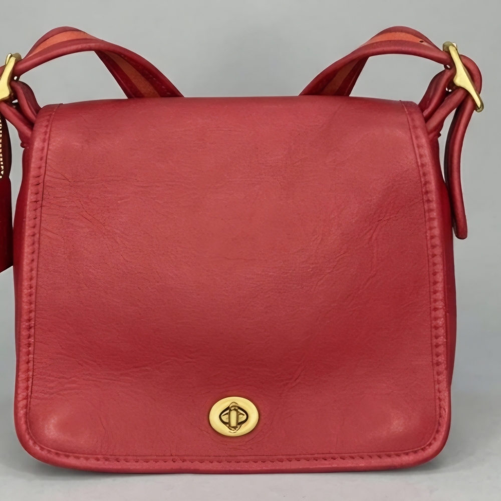 Coach Vintage Companion Flap Elegant Red Leather Shoulder Bag Made In US.